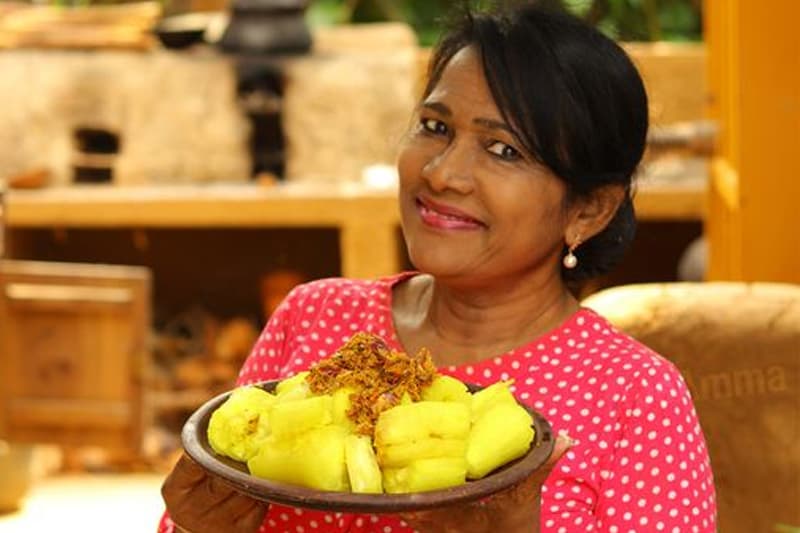 වැඩි ම ආදායමක් ඇතැයි කියන 'අපේ අම්මා' යූටියුබ් නාලිකාව බීබීසීයට කී කතාව