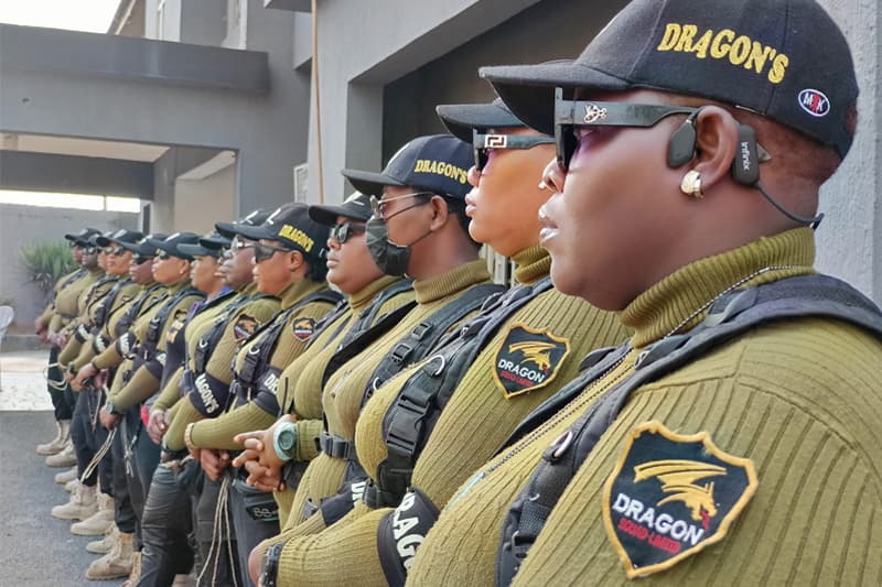 ගතානුගතික අදහස් සුනුවිසුනු කරන රාත්‍රී සමාජ ශාලා රකින කාන්තාවෝ (වීඩියෝ)