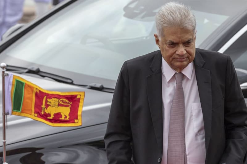 'රනිල්' අනෙකා වීම