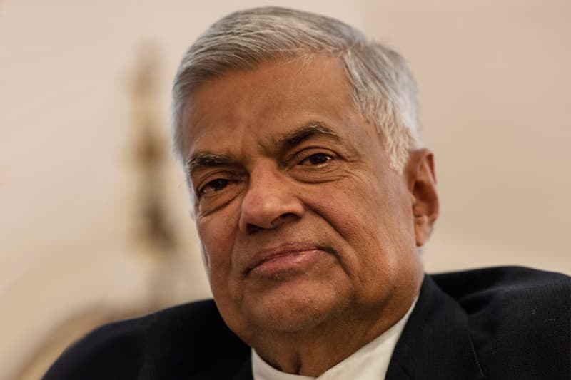 ඉතිහාසය කියන්නේ රනිල්ට ෆැන්ටසි එකක්. අපිට නිකම්ම ඉතිහාසයක් - (ආචාර්ය මහේෂ් හපුගොඩ)