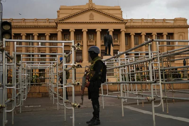 අධිකරණත් නැති, මැතිවරණත් නැති, අපේම, අපේම, අපේ රටක්? - (ගාමිණී වියන්ගොඩ)