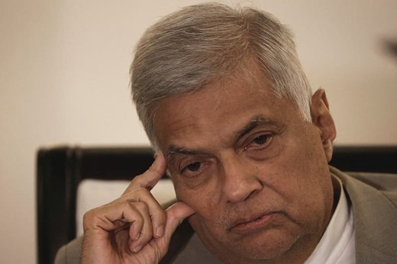 අර්බුදයේ අනාගතය - (වික්ටර් අයිවන් )
