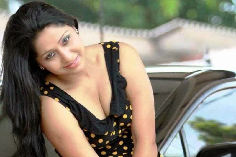 උදයන්ති වගේ ගැහැණුන්ට ආදරෙන්