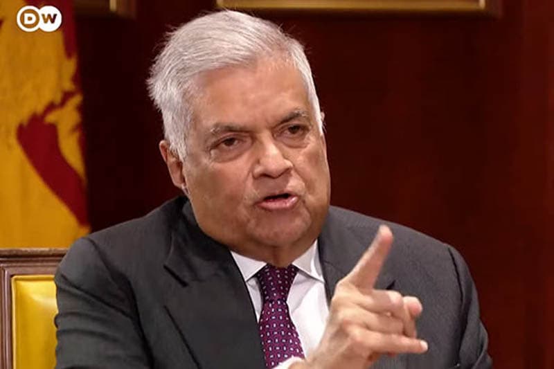 ඇත්තටම 'හෙලාදැක්ක' උනත් තව ඉවසන්න තිබ්බ....- (ආචාර්ය මහේෂ් හපුගොඩ)