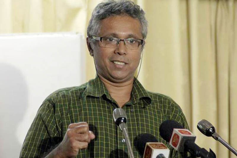 රනිල්ගේ හොඳම පුතා - (එරන්ද ගිනිගේ)