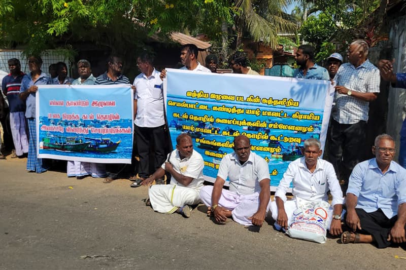 ඉන්දීය ධීවර කොල්ලය නවතන පොරොන්දු ඉල්ලා යාපනයේ උපවාසයක්