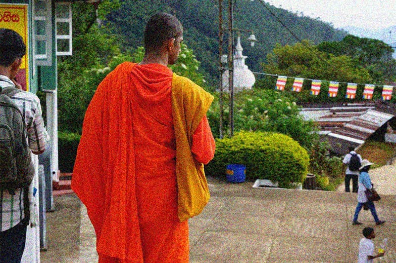 තිලක මතක (18) - හිමි නමක ද කැටුව පෙම්වතිය බලන්න කතරගම යයි (ඉන්දු පෙරේරා ලියයි)
