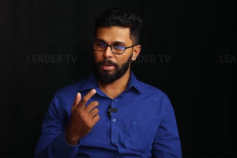 පත්තර ඒකාධිකාරිය බිඳුණෙ ටැබ්ලොයිඩ් පත්තරෙන් - දිනුක මලින්ද හේරත් (වීඩියෝ)