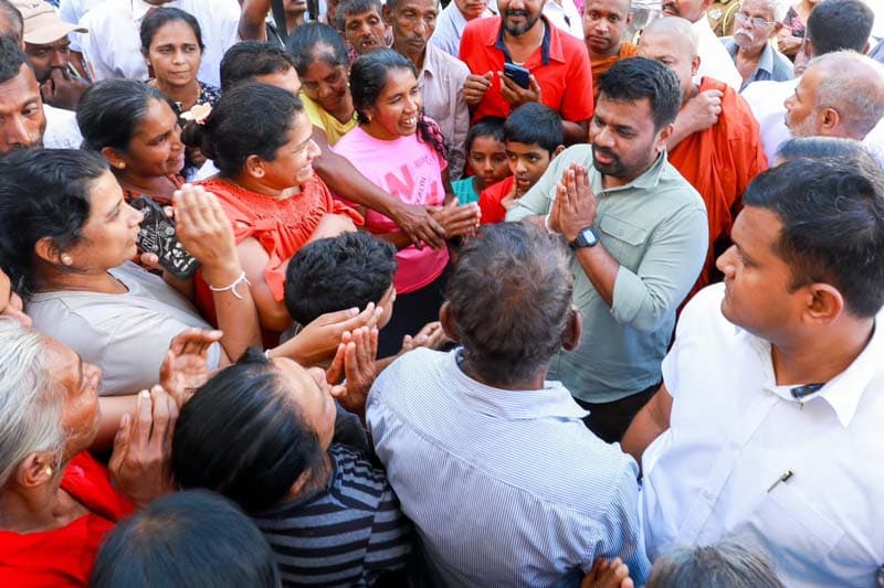 ජනාධිපතිතුමනි කරුණාකර ගස් දෙස නොව වනාන්තරය දෙස බලන්න | Shiral Lakthilaka