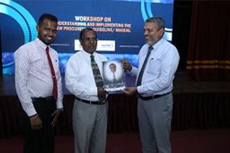 රජයේ නව ප්‍රසම්පාදන ක්‍රියාවලිය පිළිබඳව රාජ්‍ය නිලධාරීන් දැනුවත් කිරීමේ වැඩසටහන් මාලාවක්