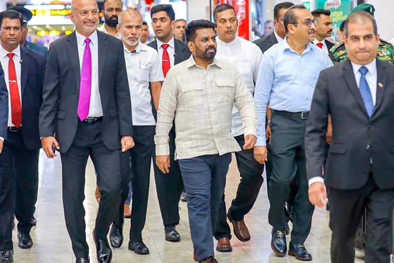 ජනාධිපතිතුමා අපි වගේ වෙන්න ඕනි නැහැ! | Mahesh Hapugoda