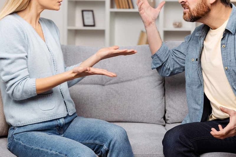 තිලක මතක (34) : "මම උඹ වගේ පුතෙක් හැදුවට වඩා හොඳයි" මවගෙනුත් චෝදනා (ඉන්දු පෙරේරා ලියයි)