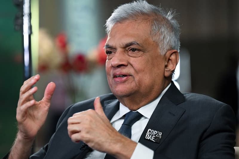 රනිල්ට ආදරෙන්... | Chinthana Dharmadasa