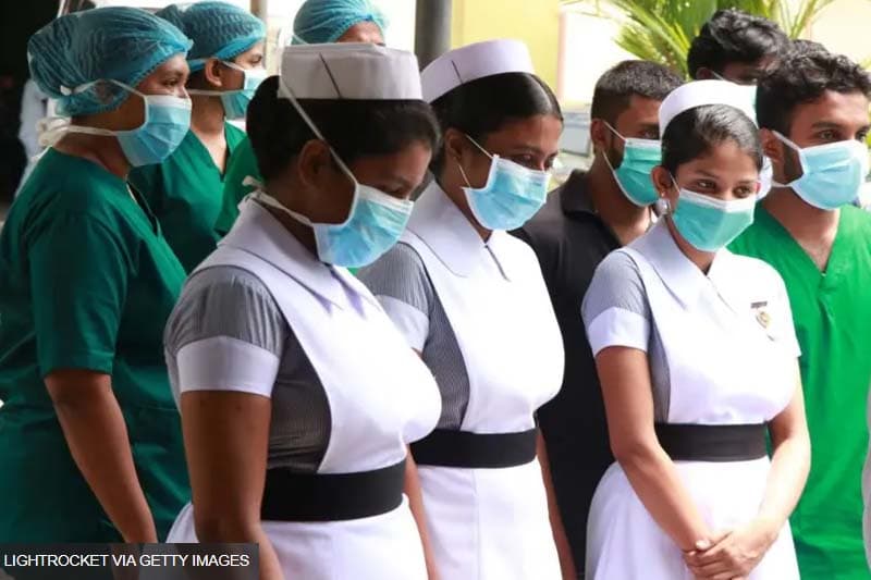 හෙද නිල ඇඳුම වෙනස් විය යුතු ද? හෙදියන්ට අවශ්‍ය වෙනස කුමක් ද?