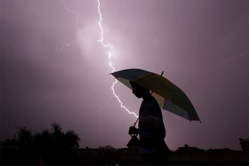 මේ කාලයේ සිදුවිය හැකි අකුණු අනතුරු වලින් වැළකෙමු - ජ්‍යෙෂ්ඨ කාලගුණ විද්‍යාඥ කේ. ආර්. අභයසිංහ
