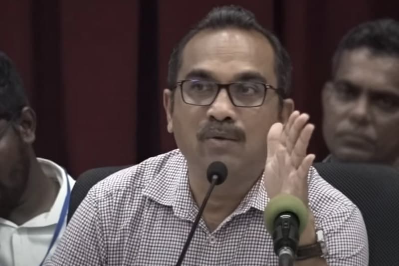 සර්විස් එක දෙන්න බැරිනම් යන්න'- ඇමති බිමල් ගෙන් දුම්රිය නිලධාරීන්ට 'ලාස්ට් වෝනින් එකක්'