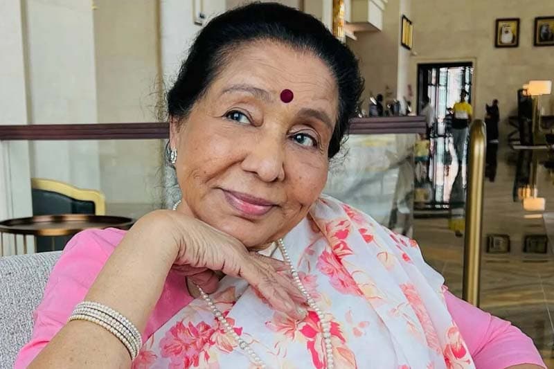 ප්‍රවීණ ගායන ශිල්පිනී ආශා බෝස්ලේ ට හෘදයාබාධයක්