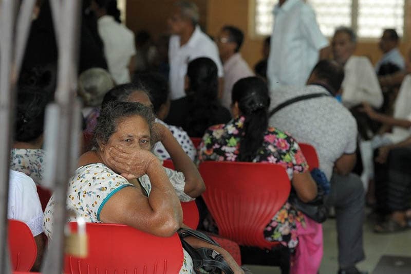 රජයේ වෛද්‍ය නිලධාරීන්ගේ සංගමය ආරම්භ කළ වැඩ වර්ජනය අදත්
