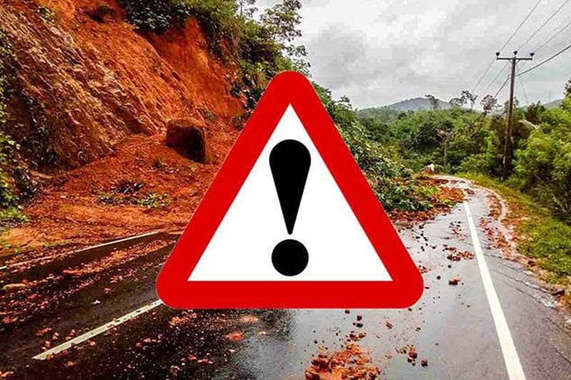 අධික වැසි සහ සුළං හමුවේ දිස්ත්‍රික් 4කට නායයෑම් අනතුරු ඇඟවීම්: ගංගා කිහිපයක ජල මට්ටම් ඉහළට!