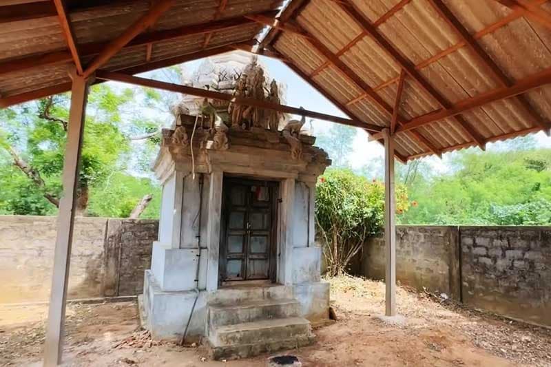 හමුදාව කොටු කරගත් පෞරාණික කෝවිලක් මුදා හරින ලෙස උතුරෙන් ඉල්ලීමක්