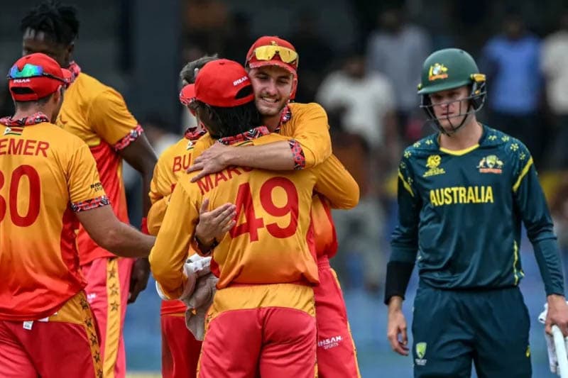 2026 WC පළමු පෙරැළිය සිම්බාබ්වේගෙන්: ඔස්ට්‍රේලියානු පරාජයෙන් ප්‍රබෝධමත් අවසානයකට ‘බී’ කොටස විවෘත වෙයි