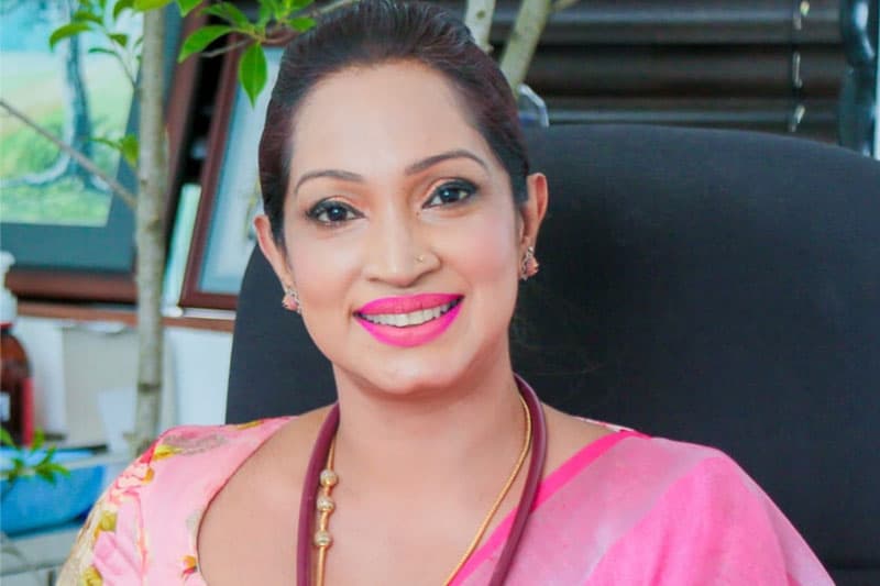 'මම කැමතිම මාව ඇලරික් ලයනල්ගේ ලොකු දුව කියලා හඳුන්වනවාට' - නිශානි ප්‍රනාන්දු (video)