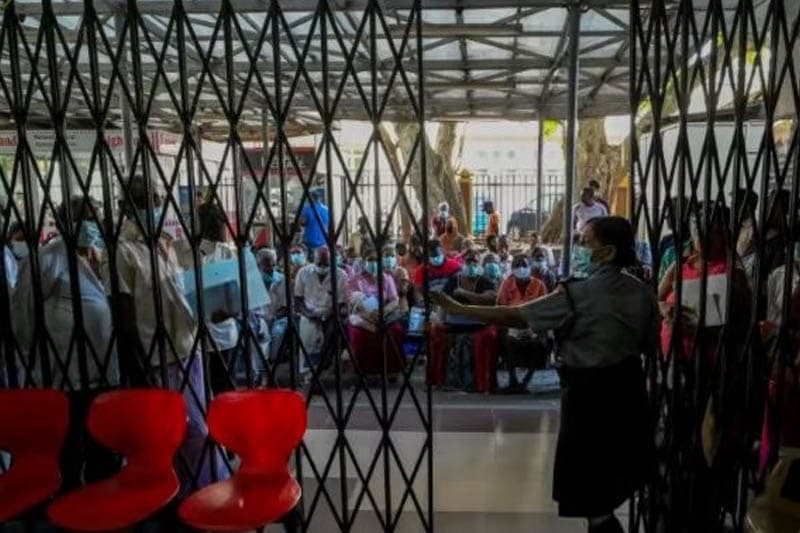 වෛද්‍ය සටන දැඩි කරයි: අද සිට දිගටම - විශේෂඥ වෛද්‍යවරු වර්ජනයට නෑ