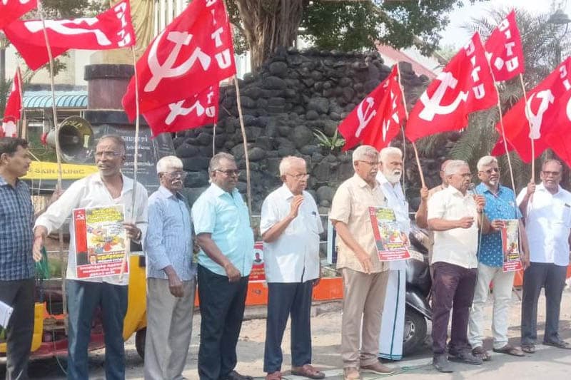 දහස් සංඛ්‍යාත ඉන්දීය කම්කරුවෝ වෙනිසුවේලාවට එරෙහි ට්‍රම්ප් ආක්‍රමණය හෙළා දකී