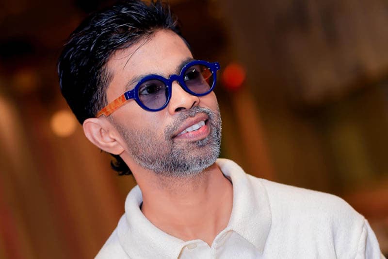 'දැන් ඩිවෝස් වෙනකොටත් කේක් එකක් හදලා සමරනවා.' - විජිත කුමාර (video)
