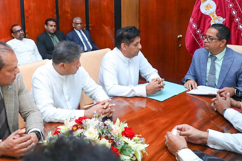 මීගමුව බන්ධනාගාර ඛේදවාචකය ගැන හදිසි පාර්ලිමේන්තු විවාදයක් ඉල්ලා විපක්ෂය කථානායකවරයාට ලියයි!" - ස්ථාවර නියෝග 19/1 යටතේ සජිත් ඇතුළු මන්ත්‍රීවරුන්ගෙන් අද (07) විශේෂ ලිඛිත ඉල්ලීමක්