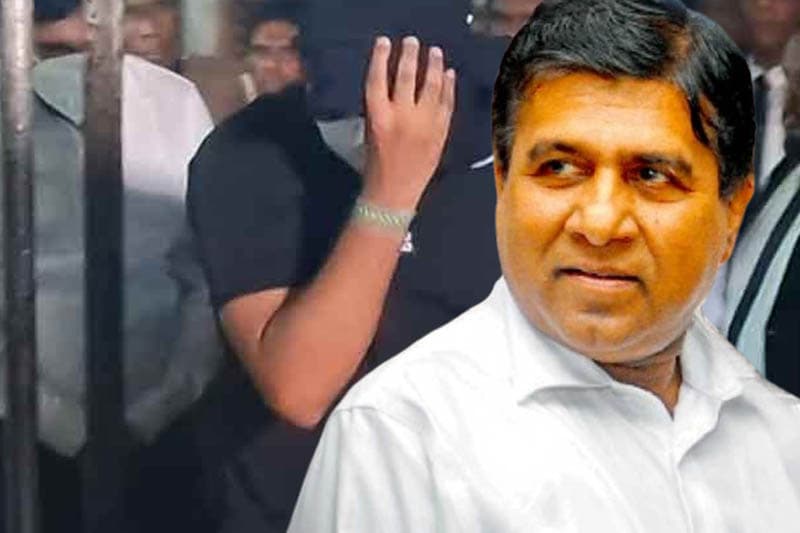 පුතා හිරේ වැටීම ගැන විජයදාස පළමු වරට කට අරී: ජනාධිපති ලේකම් පත්වීමත් රාජ්‍ය තාන්ත්‍රික පටලැවිල්ලක!