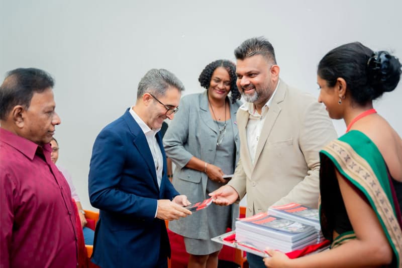 පුපුරන්න ඔන්න මෙන්න තියෙන මූල්‍ය බෝම්බ 3 ක් ගැන විද්වතුන්ගෙන් රතු එළියක් !