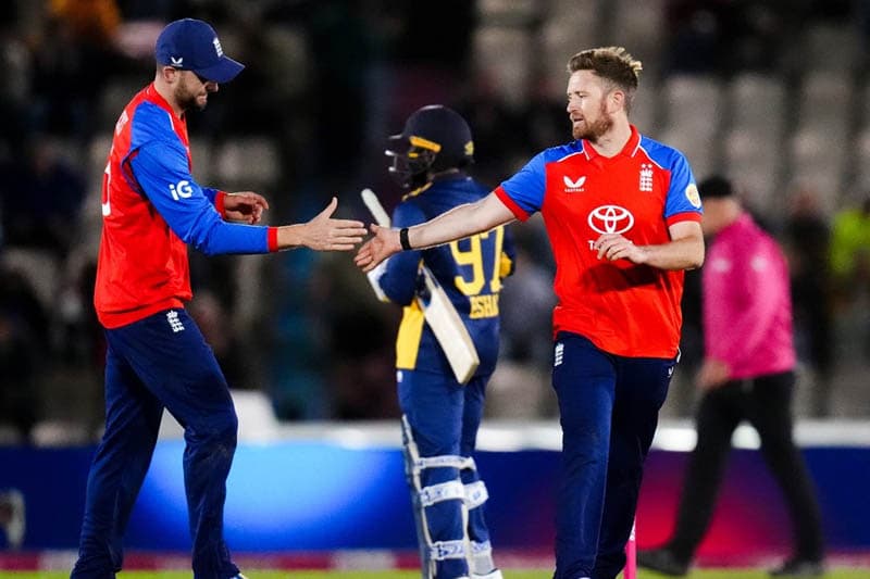 ශ්‍රී ලංකා ක්‍රිකට් පිරිහීම: ඇමැතිවරයා සහ විචාරකයෝ හේතු හෙළිකරති