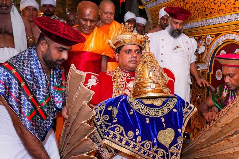 දළදා කරඬුව මාරු කළේ කාගේ බලයෙන්ද? | සුනිල් කන්නන්ගර