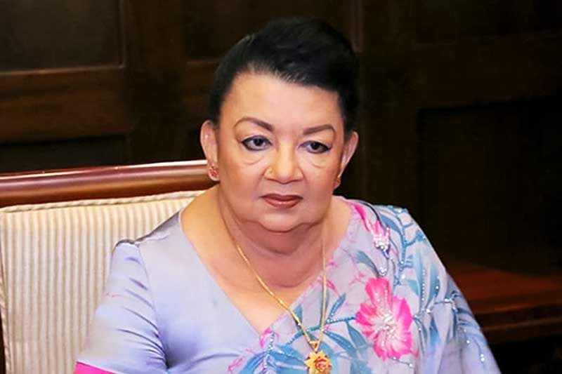 FCID කැඳවීම හමුවේ ශිරන්ති රාජපක්ෂ හදිසියේ සිංගප්පූරුවට !