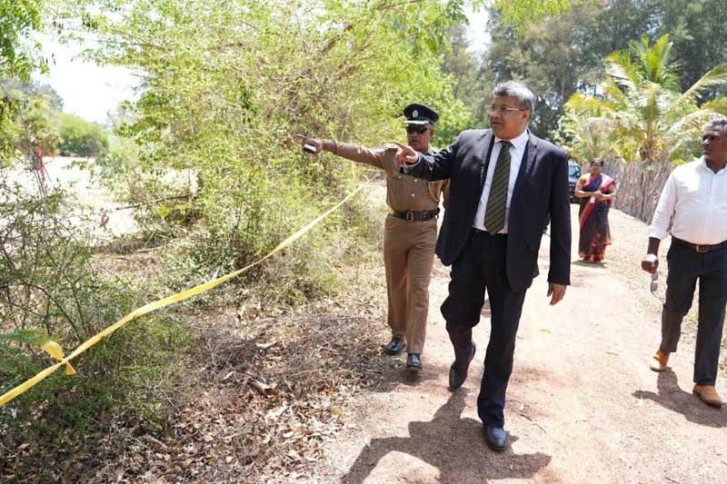 මුස්ලිම්වරුන් වලදමා ඇති බවට සැකකෙරෙන සමූහ මිනීවලක් කැනීමට නියම කෙරේ
