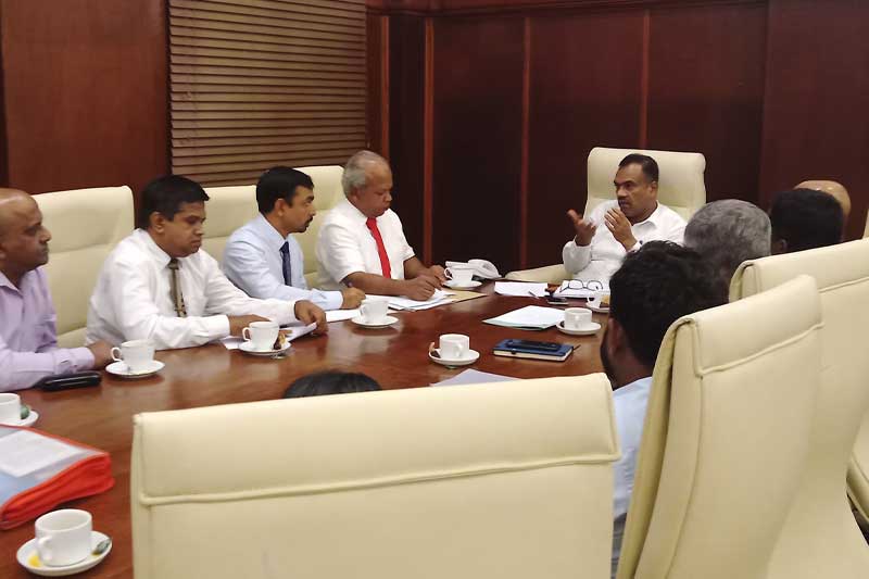 2026 අයවැය සැකසීමට පෙර රජයේ විධායක නිලධාරීන්ගේ ඒකාබද්ධ කමිටු සාමාජිකයින් සමග සාකච්ඡා