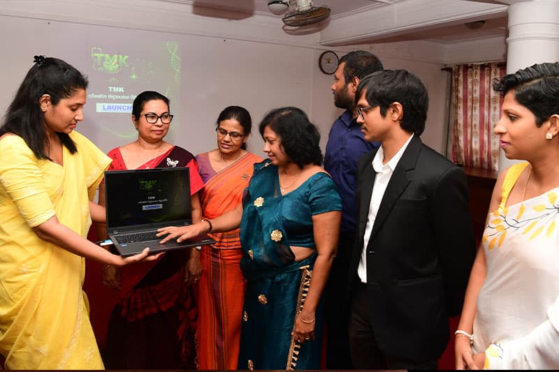 පාරම්පරික හෙළ වෙදකම ඩිජිටල් තලයට: TMK මෘදුකාංගය සහ පුස්කොළ පොත් පෙළක් එළිදකී