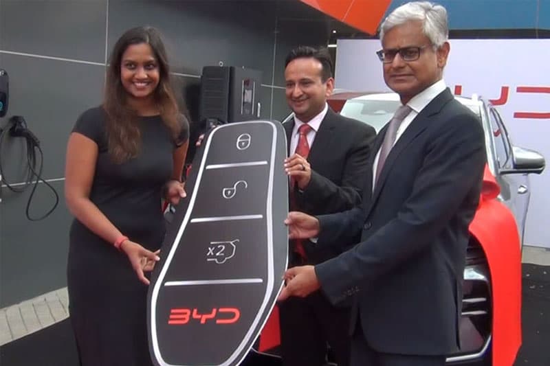 ශ්‍රී ලංකාවට ආනයනය කළ BYD පළමු වාහන තොගය බෙදාහැරීම ඇරඹෙයි.