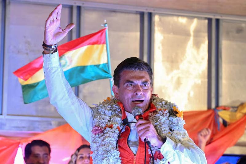 බොලිවියාවේ විසි වසරක වාමාංශික පාලනය බිඳ වැටේ
