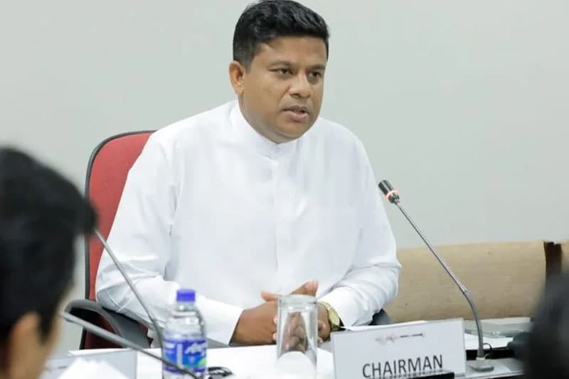 විපක්ෂයට ඉඩදී COPA සභාපති ඉල්ලා අස්වෙයි