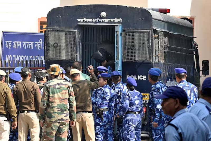 දිල්ලි කාර් බෝම්බ පිපිරීමට තවත් අයකු අල්ලයි