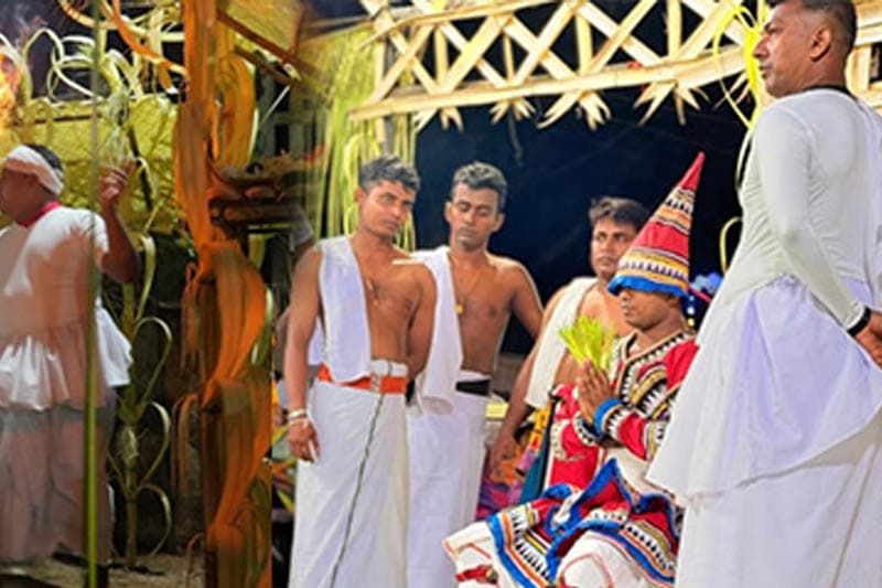 දෙවොල් මඩුවේ සෙල්ලක්කාර කුරුම්බරයෝ