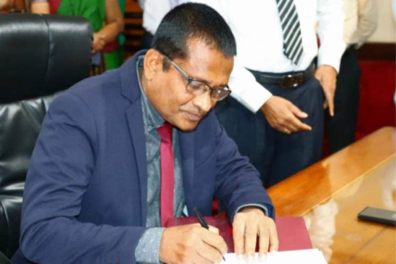 දුම්රිය සාමාන්‍යාධිකාරී නෙරපීමට කැබිනට් අනුමැතිය