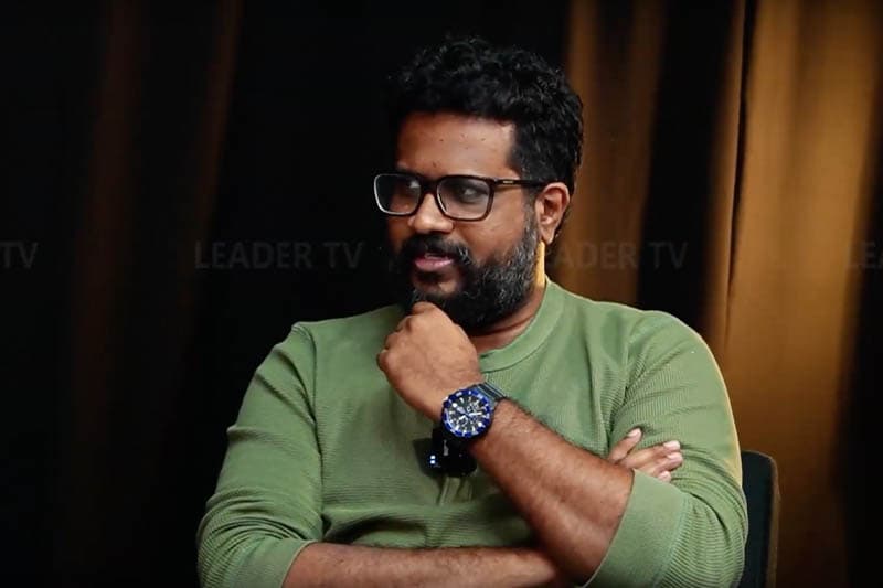 මී මැස්සා කියන්නෙ අමු ම අමු දේශපාලන නාට්‍යයක් - ඩිල්ෂාන් පතිරත්න (විඩියෝ)