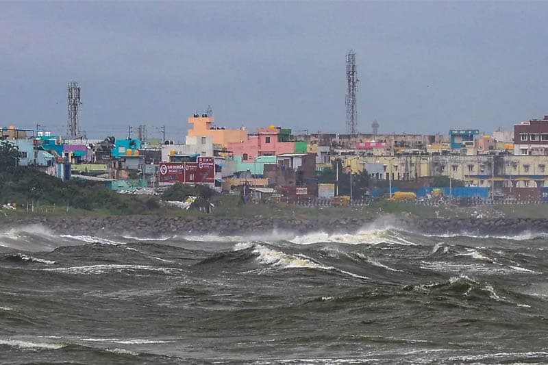 ඉන්දියාව 'දිත්වා' මෙල්ල කරයි - පැය.48ට මරණ 3යි