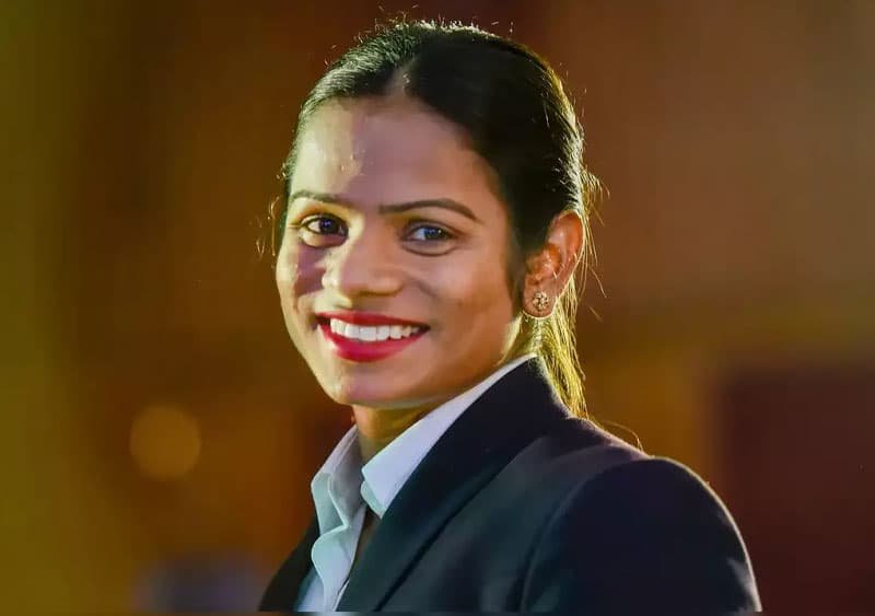 නීත්‍යානුකූල සමලිංගික විවාහයක් ගැන සිහින මවන ඉන්දියාවේ වේගවත්ම කාන්තාව