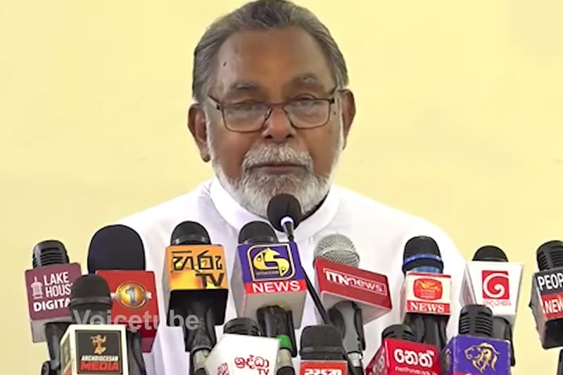 'සලේ උසාවිය ඇතුළේදීම නඩුව ෂේප් කරගන්න හැදුවා, මම බෑ කිව්වා' - සිරිල් ගාමිණී පියතුමා රහසක් කියයි