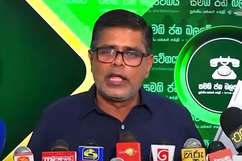 ‘අලුත් රේගු ලොක්කා කන්ටේනර් තුන්සියයේ සිද්ධියට ගෑවිලා’ - මුජිබර් යළිත් වටයකින් 'කන්ටේනර් සටන' පටන් ගනී!