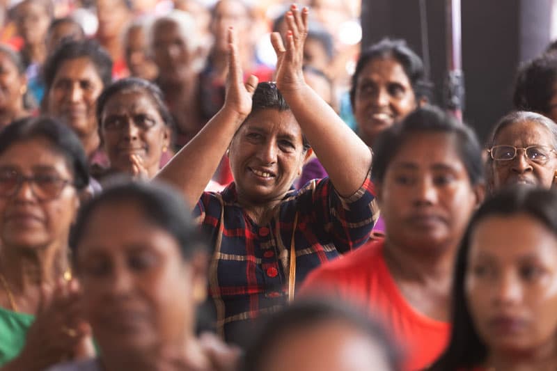 ගැහැණු අපි එකමිටට : කාන්තා දේශපාලනයේ නූතන මොඩලය - (චන්දිමා ජයසේන)